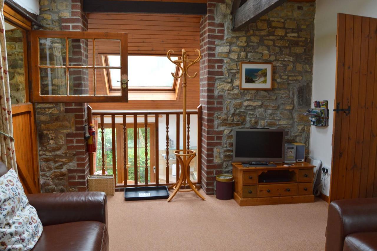 Shipload Cottage Hartland Exterior photo