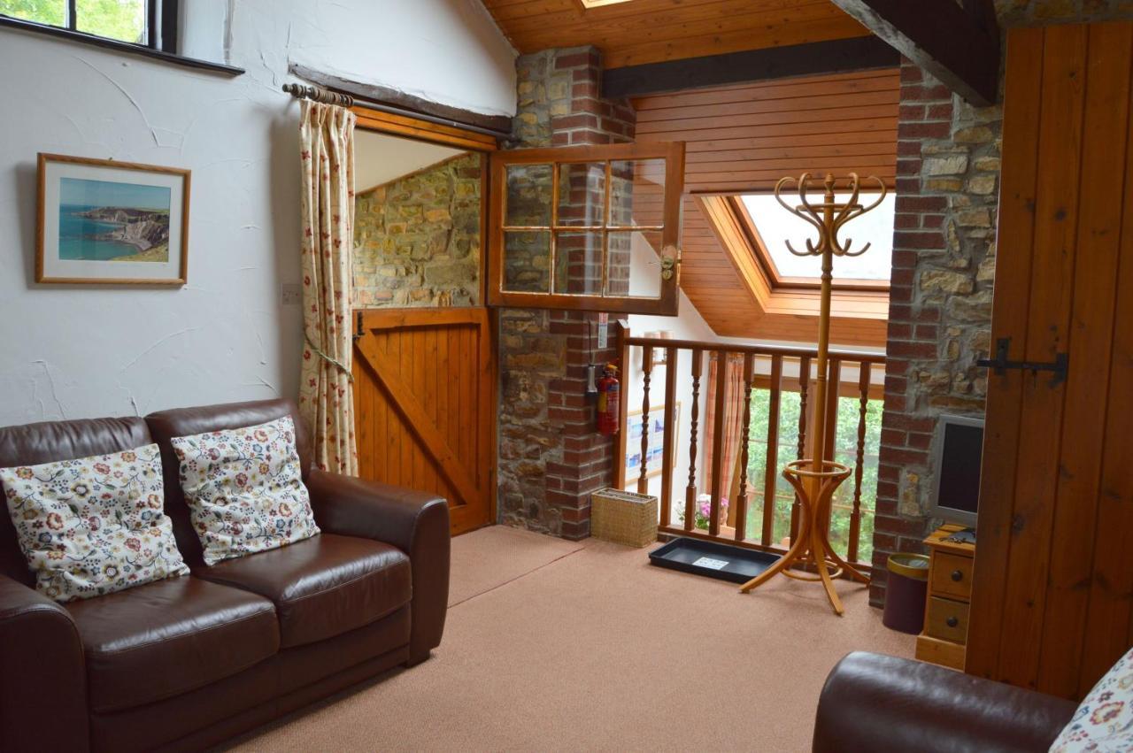 Shipload Cottage Hartland Exterior photo